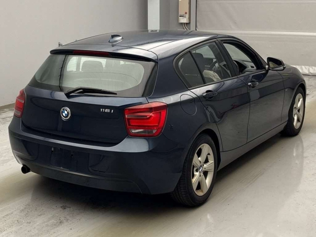 BMW 1 SERIES