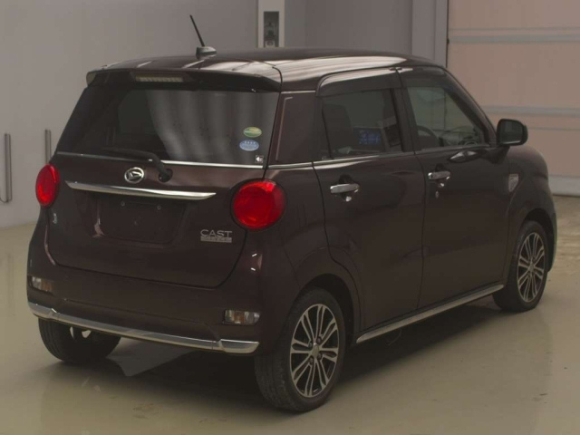 DAIHATSU CAST