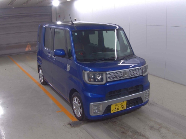 DAIHATSU WAKE