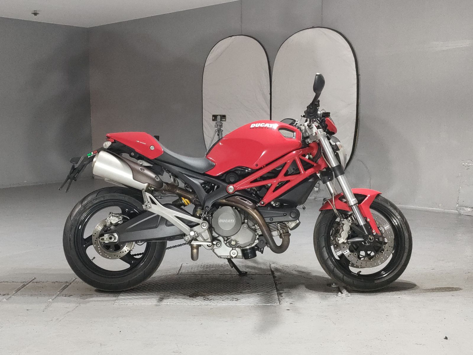 Ducati DUCATI MONSTAR 696 PLUS
