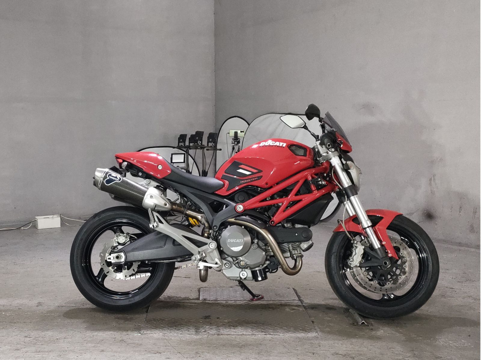 Ducati DUCATI MONSTAR 696