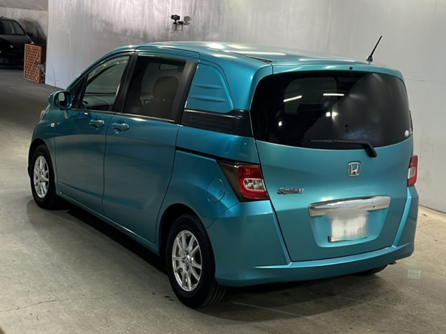 HONDA FREED SPIKE