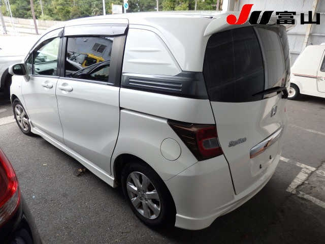 HONDA FREED SPIKE