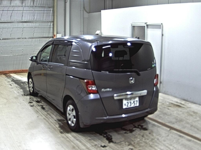 HONDA FREED SPIKE