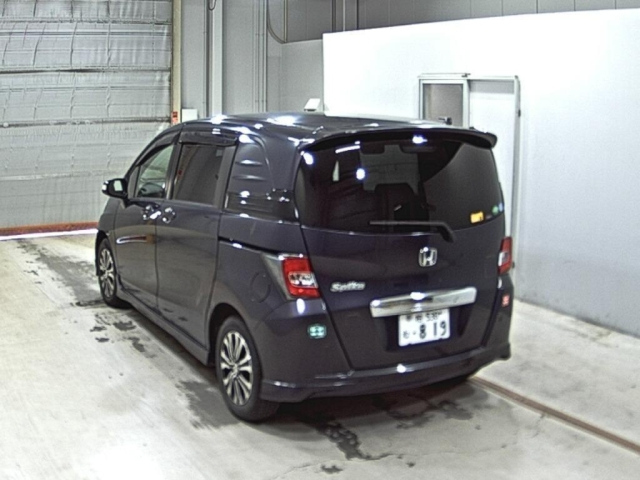 HONDA FREED SPIKE