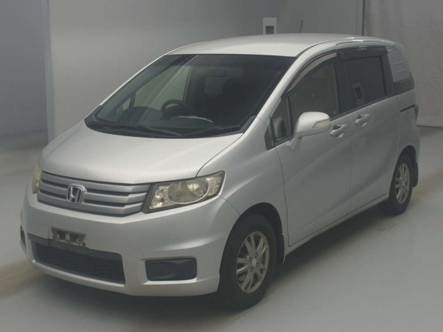 HONDA FREED SPIKE