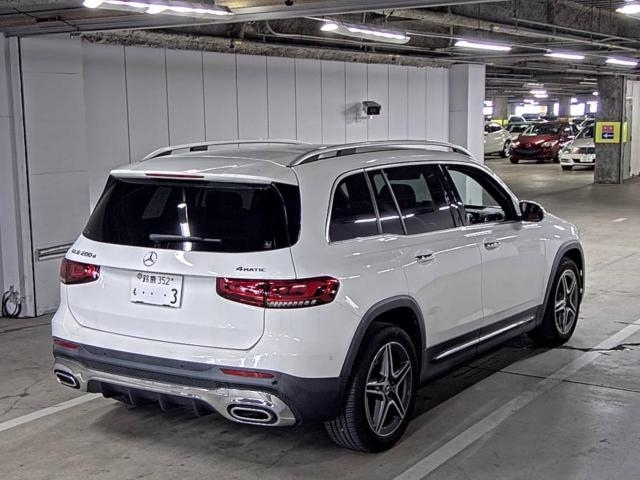 MERCEDES BENZ GLB