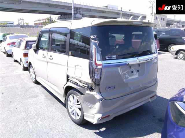 MITSUBISHI DELICA D2