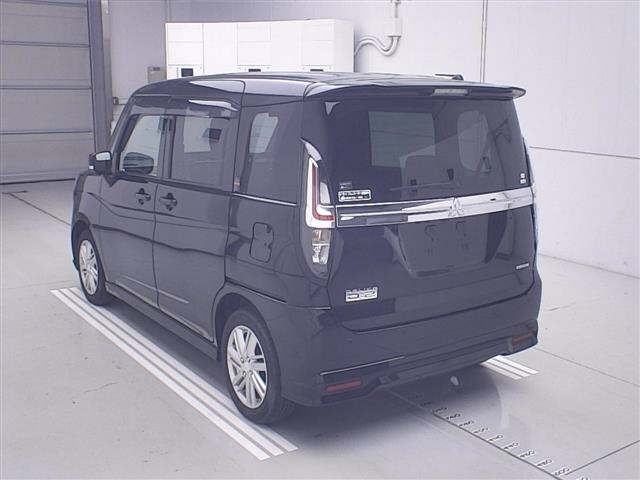 MITSUBISHI DELICA D2
