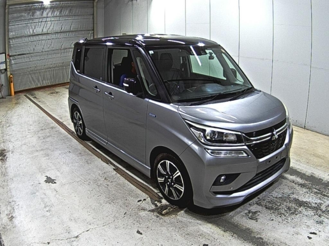 MITSUBISHI DELICA D2