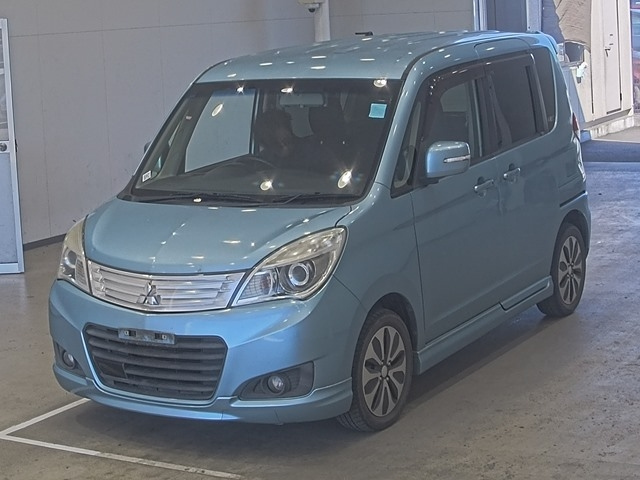 MITSUBISHI DELICA D2