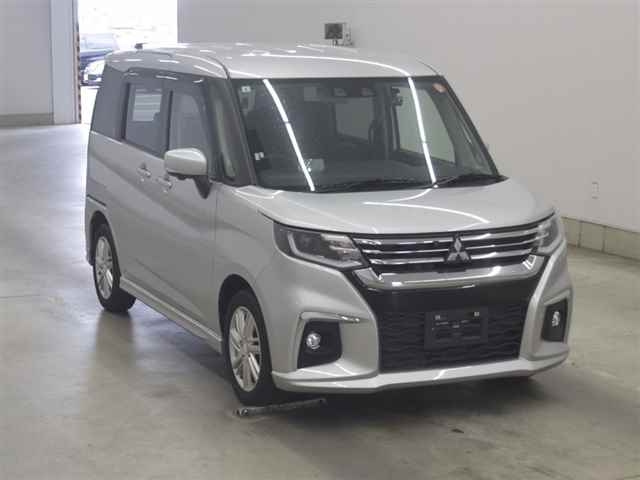MITSUBISHI DELICA D2