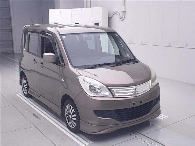 MITSUBISHI DELICA D2