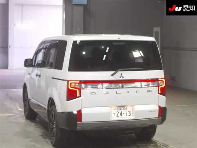 MITSUBISHI DELICA D5