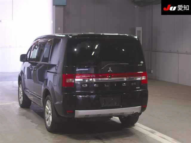 MITSUBISHI DELICA D5