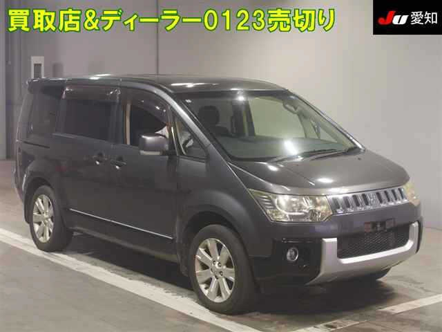 MITSUBISHI DELICA D5