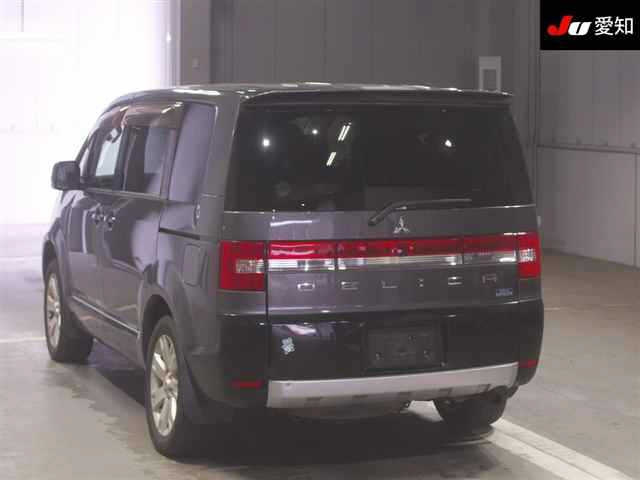 MITSUBISHI DELICA D5