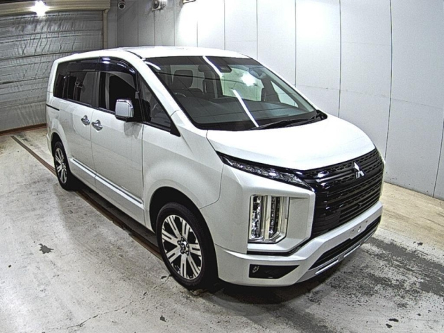MITSUBISHI DELICA D5
