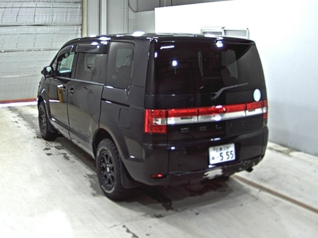 MITSUBISHI DELICA D5