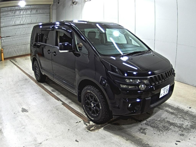 MITSUBISHI DELICA D5