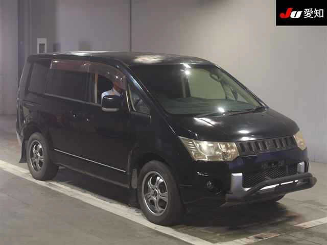 MITSUBISHI DELICA D5