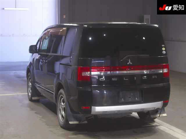 MITSUBISHI DELICA D5