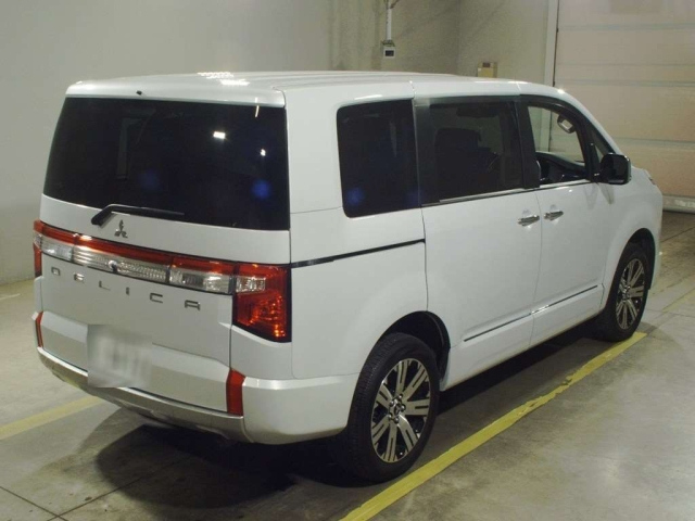 MITSUBISHI DELICA D5