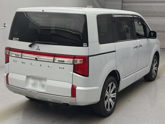 MITSUBISHI DELICA D5