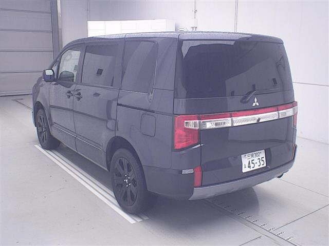 MITSUBISHI DELICA D5