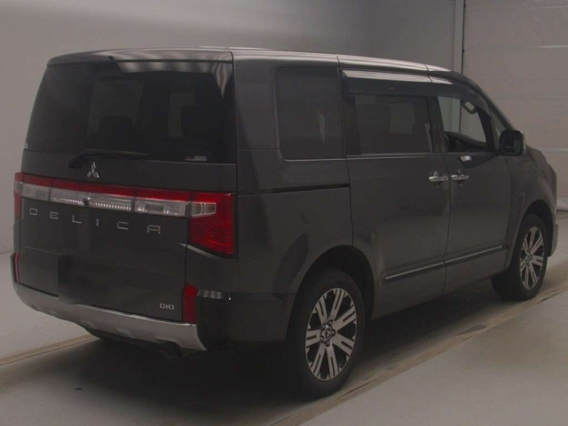 MITSUBISHI DELICA D5