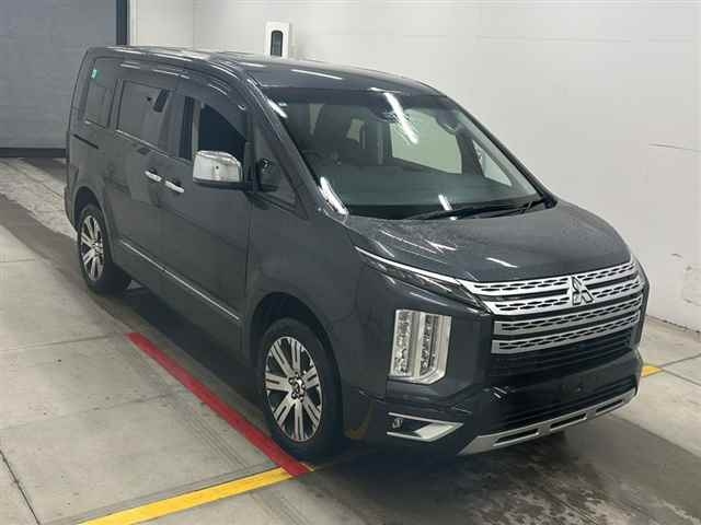 MITSUBISHI DELICA D5