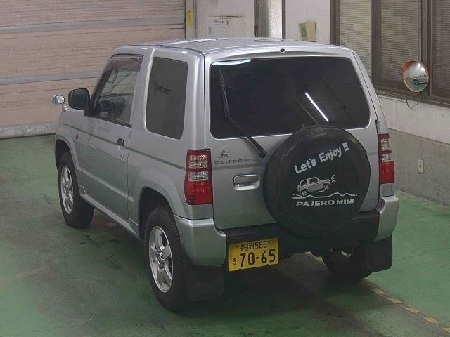 MITSUBISHI PAJERO MINI
