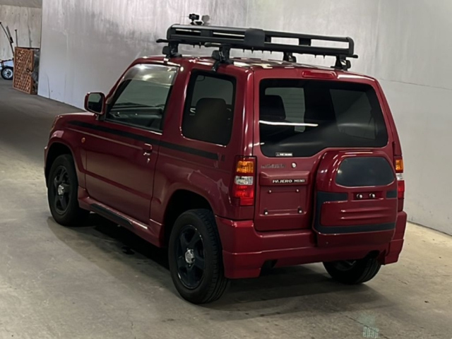 MITSUBISHI PAJERO MINI