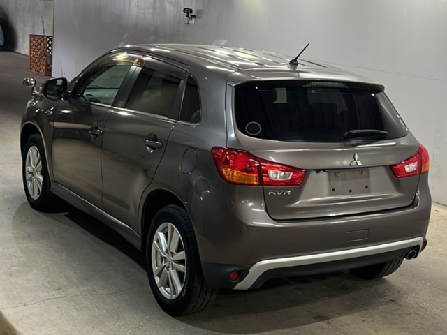 MITSUBISHI RVR