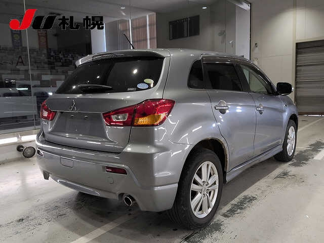 MITSUBISHI RVR