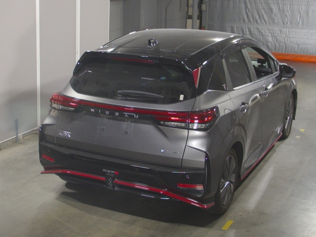 NISSAN AURA
