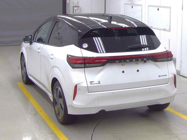 NISSAN AURA