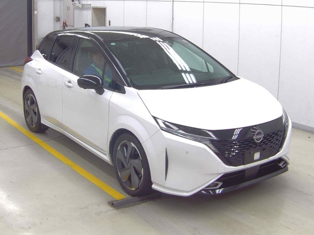NISSAN AURA