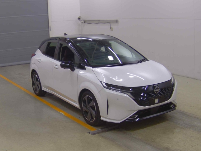 NISSAN AURA