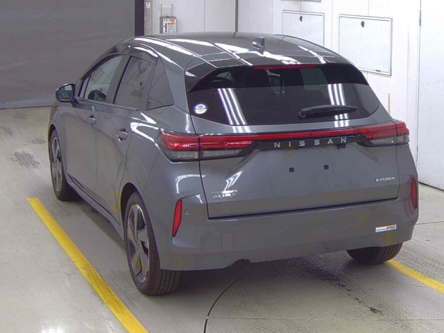 NISSAN AURA