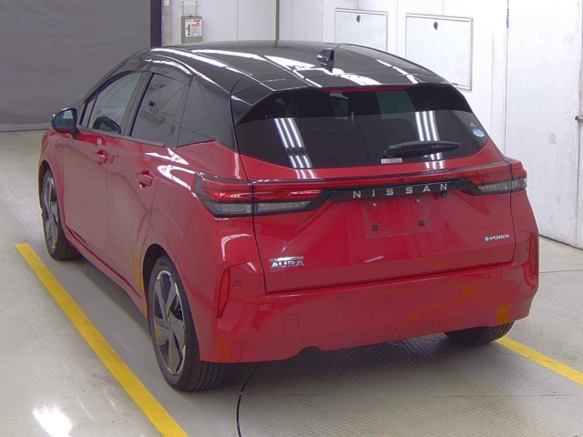 NISSAN AURA