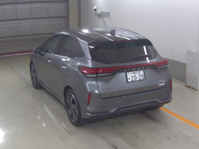 NISSAN AURA