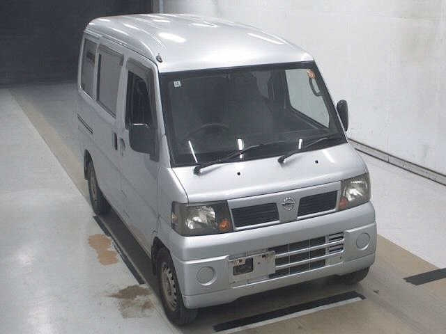 NISSAN CLIPPER VAN