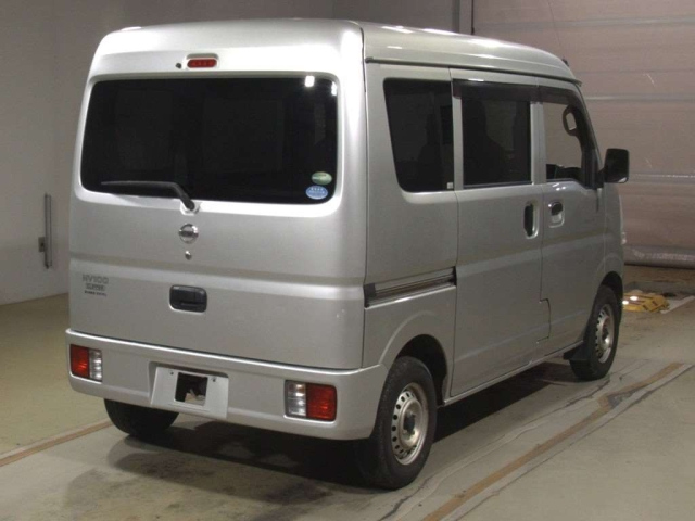 NISSAN CLIPPER VAN