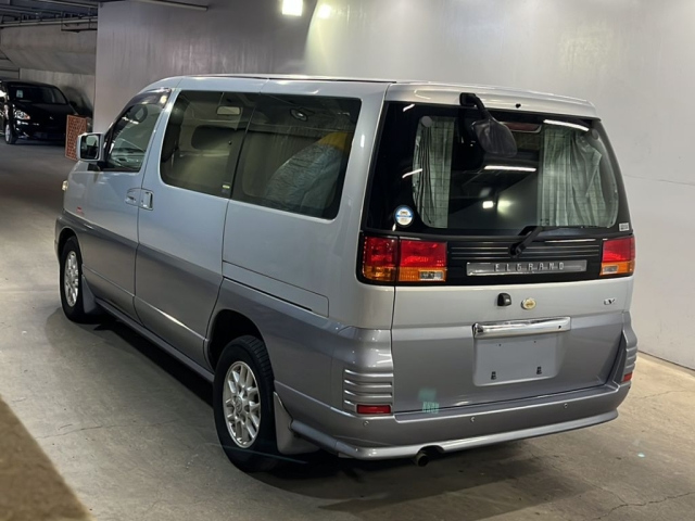 NISSAN ELGRAND