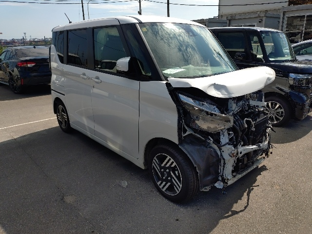 NISSAN ROOX