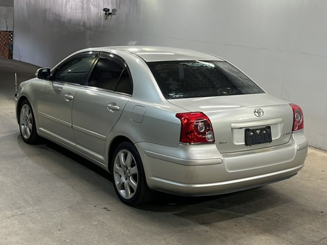 TOYOTA AVENSIS SEDAN