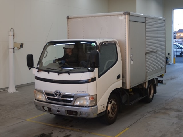 TOYOTA DYNA