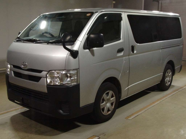 TOYOTA HIACE VAN