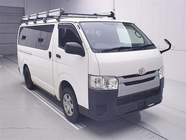 TOYOTA HIACE VAN